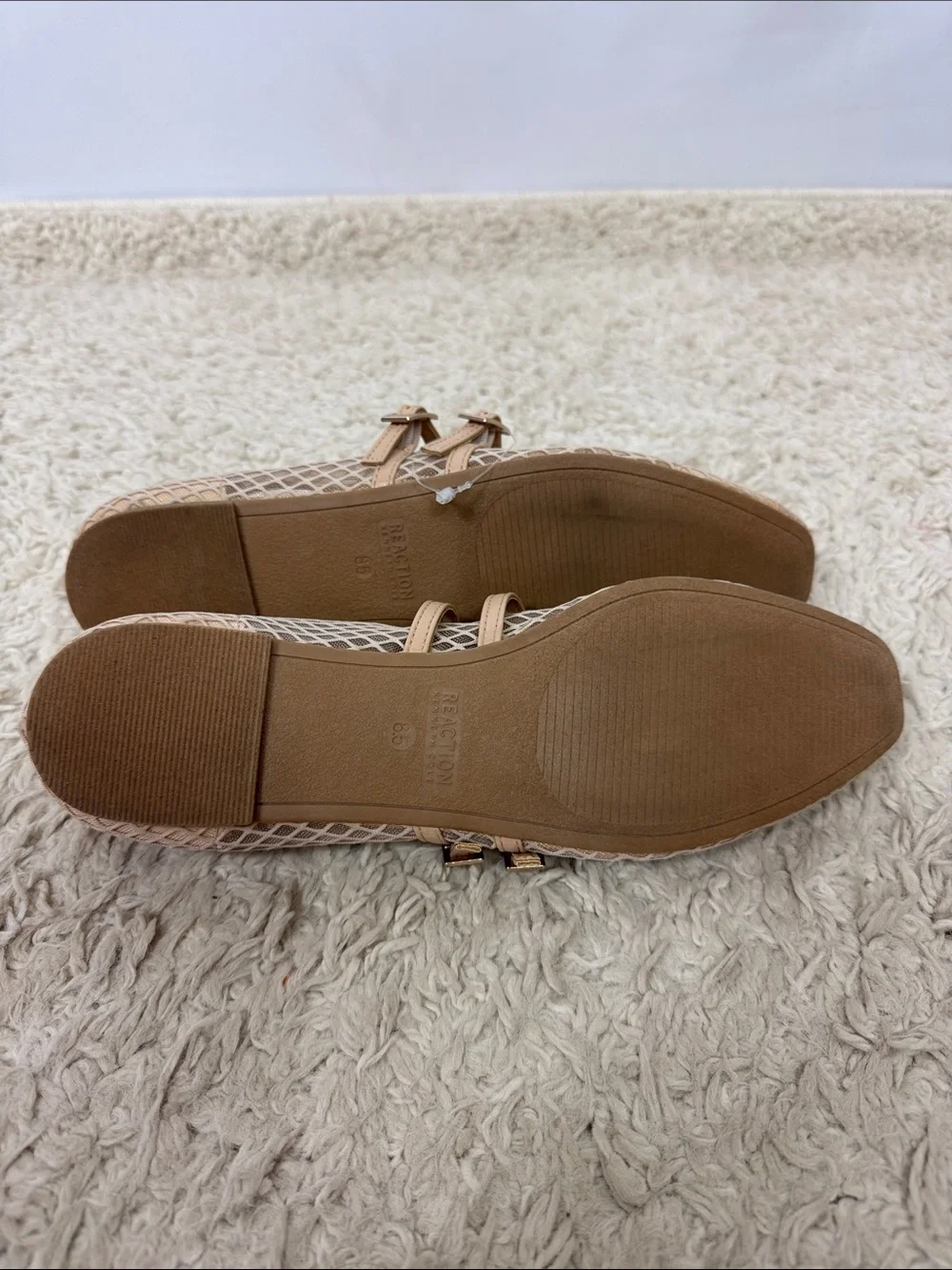 Kenneth Cole‎ Reaction Women’s Malibu Mary Jane Flat Size 8.5 Beige New